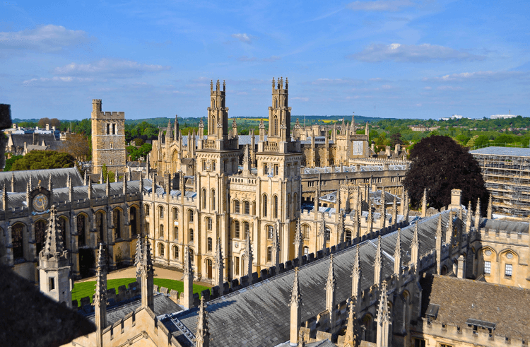 Como entrar na Universidade de Oxford? Saiba o que é preciso