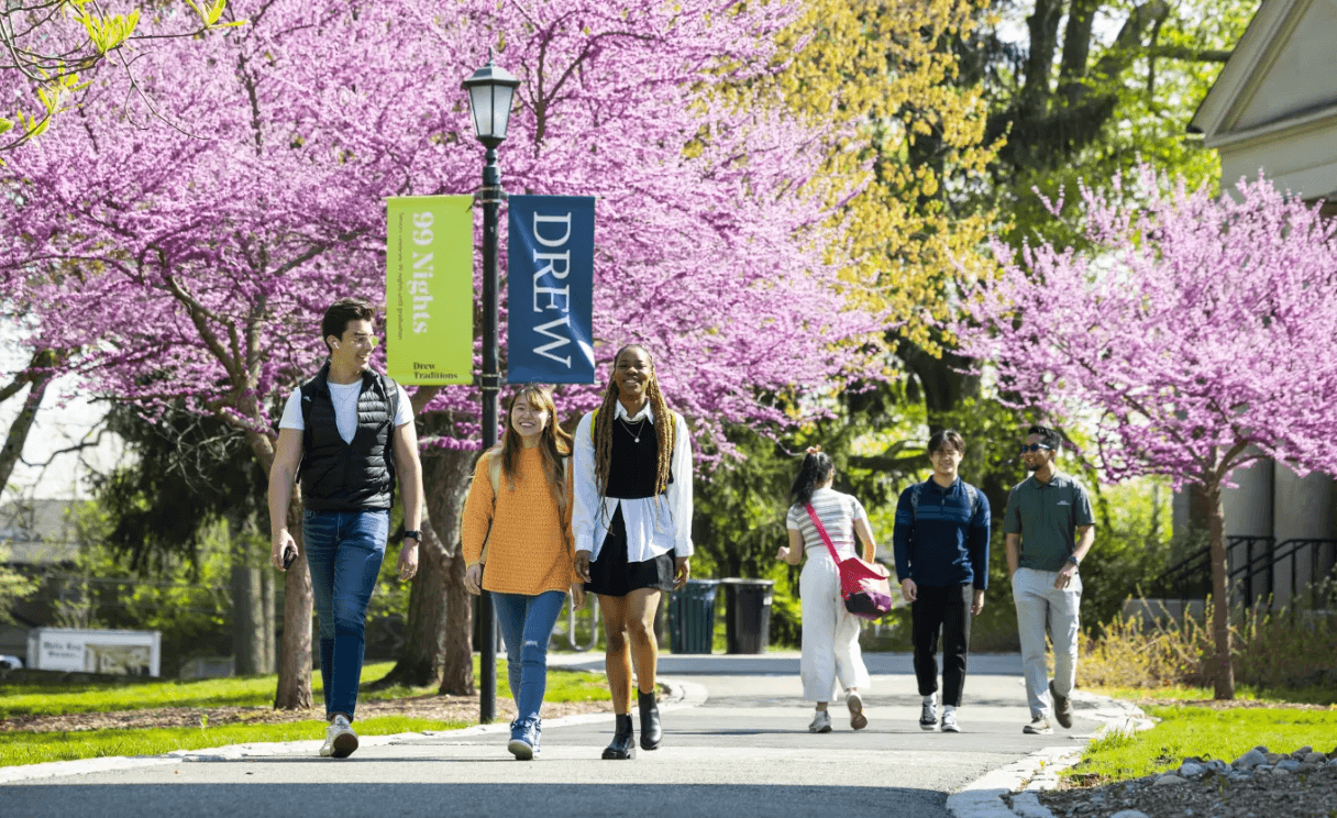 cnbc-more-colleges-at-risk