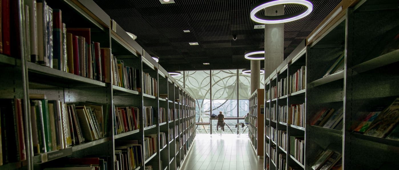 how to become a lawyer: study the right subjects