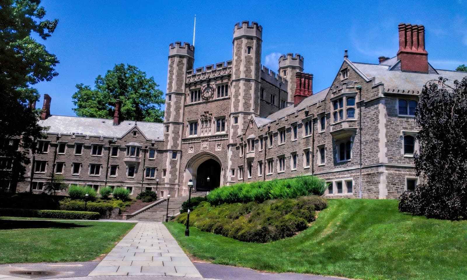 Estudiar en el exterior vs. en tu país: ¿Qué es lo mejor para ti?