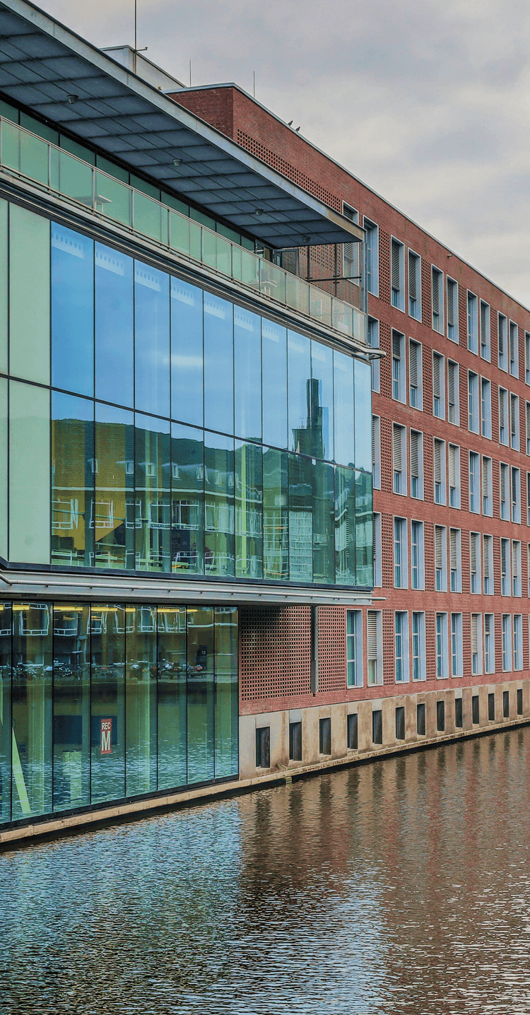 university-of-amsterdam_mobile_375