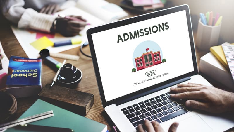 Entendiendo las opciones Early Action, Early Decision y Regular Decision