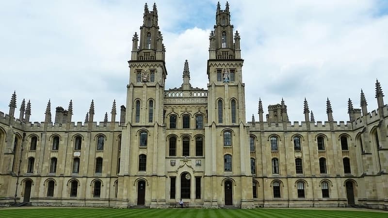 oxford law school is one of the best law schools in the world