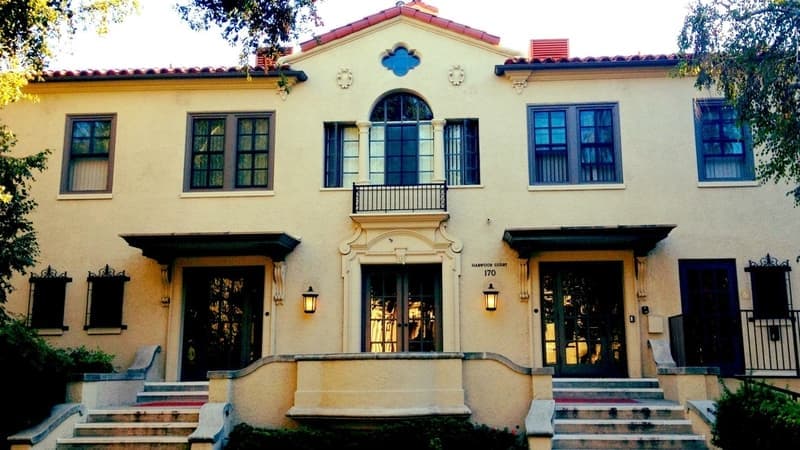 Pomona College Admits 757 to Class of 2027